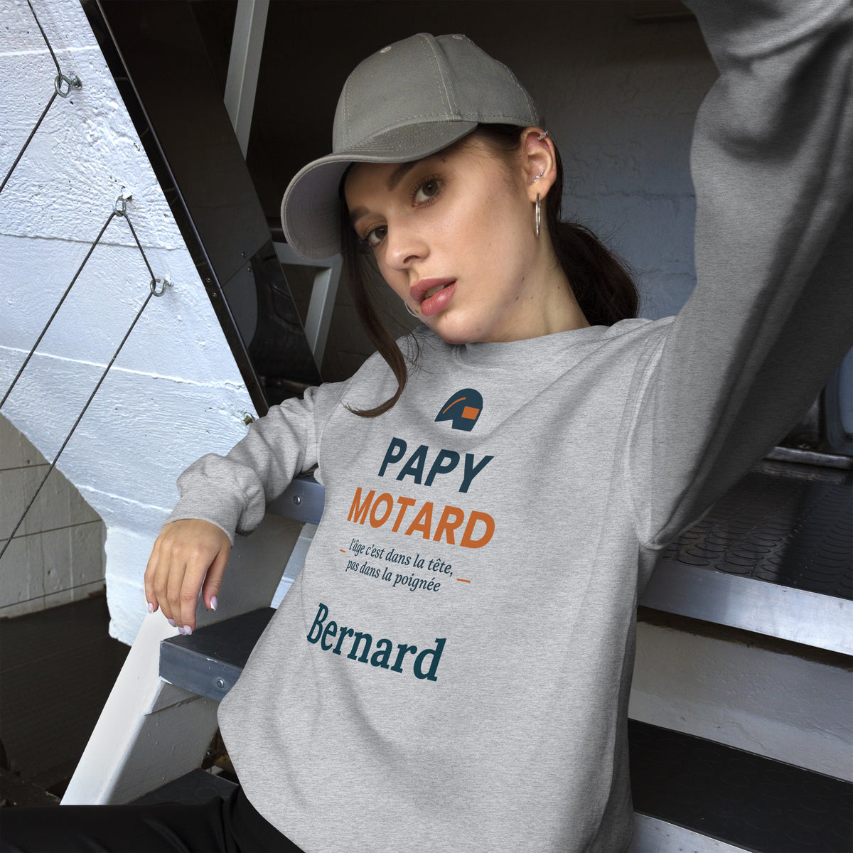 Sweat motard humour Papy Motard personnalisé avec prénom – coloris gris chiné, photo 3